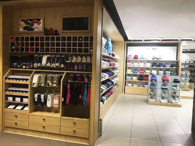 Retail Showroom Furniture